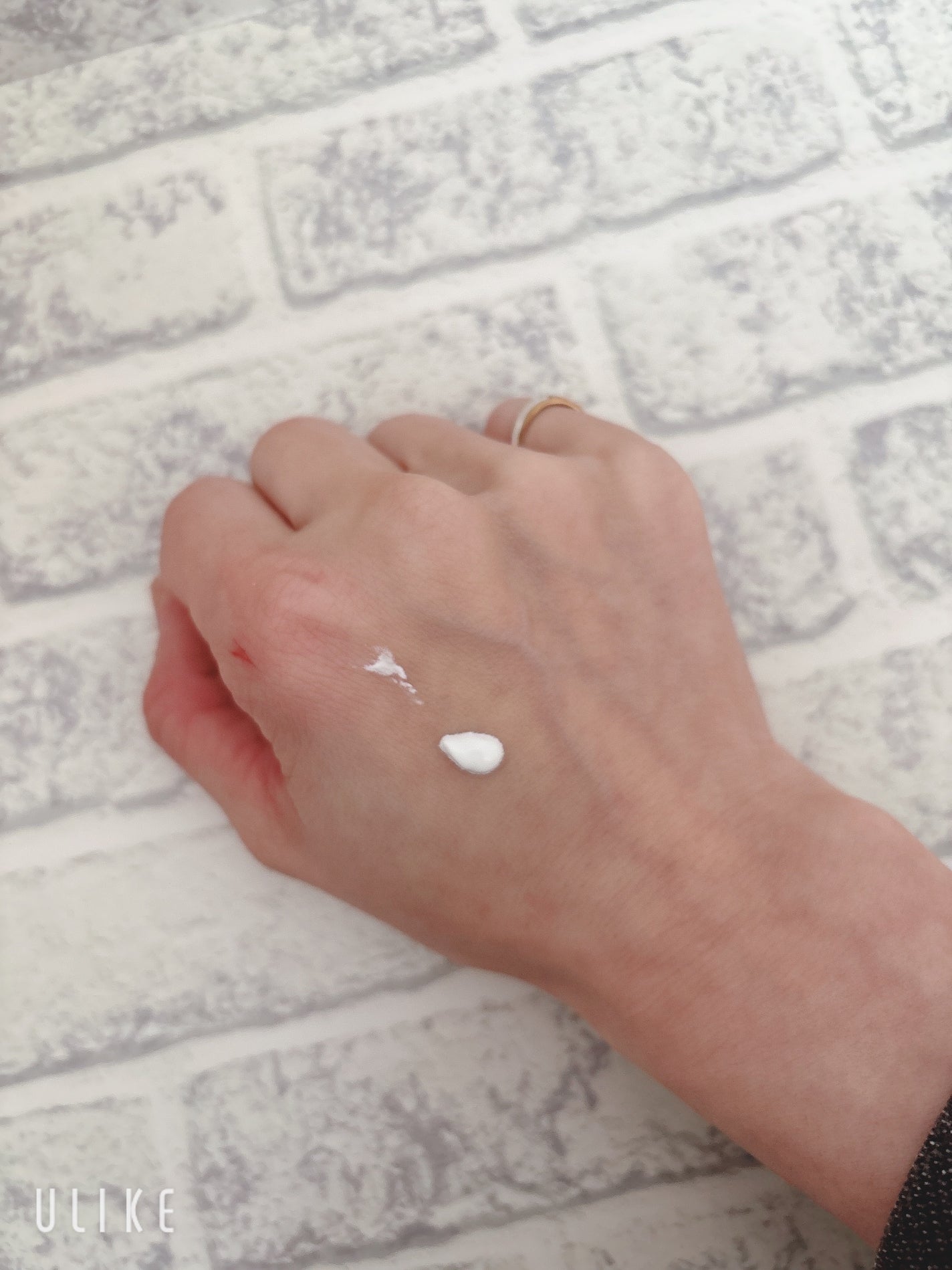 ホワイトニングドレストーンアップクリーム/COSNORI/化粧下地を使ったクチコミ(3枚目)