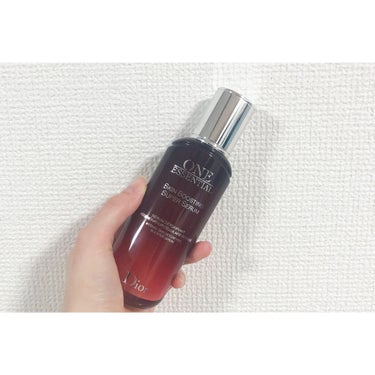 揺らぎのない安定のお肌に…😌

Diorのワン エッセンシャル セラム✨
私は75mlのものを購入しました🙌

１つでも美容液として使えますが
導入美容液となっていて、
次に使う美容液の効果を“4倍”に