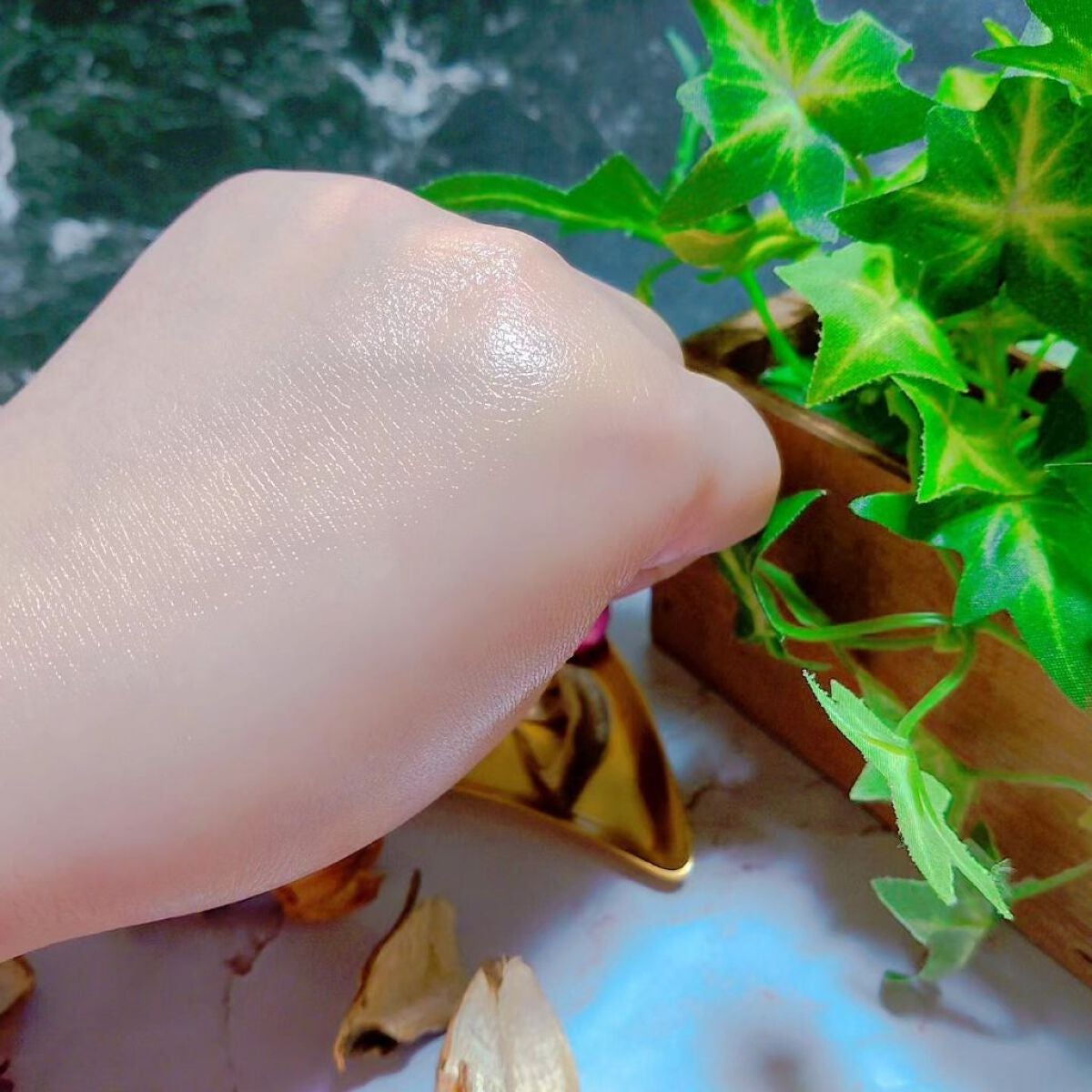 バタフライクイーン ゴールドエクストラ/フェイシャルコスメティック研究所/オールインワン化粧品を使ったクチコミ(3枚目)