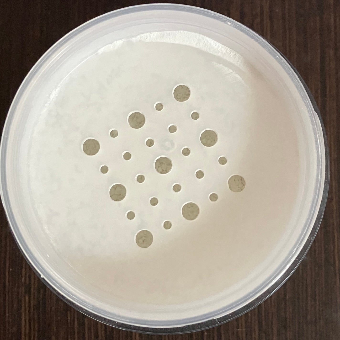 チャコット フィニッシングパウダー モイスト/チャコット・コスメティクス/ルースパウダーを使ったクチコミ(1枚目)