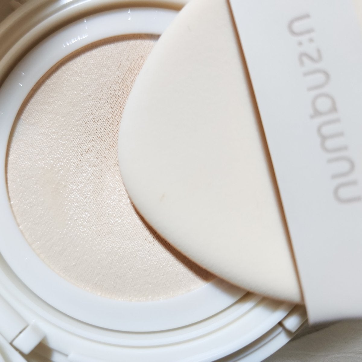 3番 ノーファンデ陶器肌トーンアップクッション/numbuzin/クッションファンデーションを使ったクチコミ(2枚目)