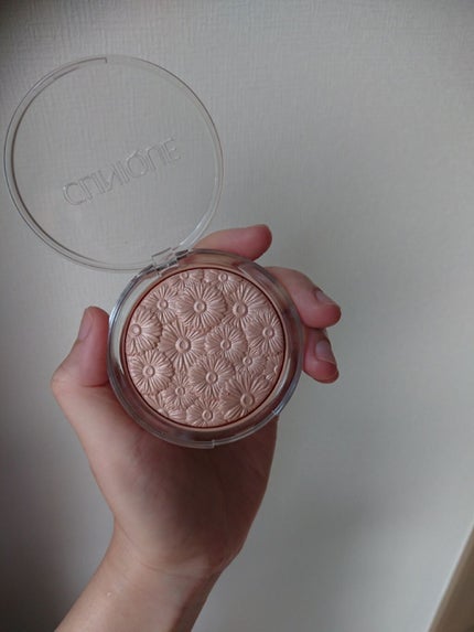 パウダー ポップ フラワー ハイライター/CLINIQUE/パウダーハイライトを使ったクチコミ(3枚目)