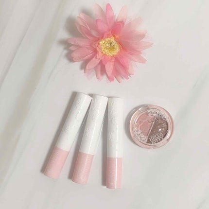 パウダーアイシャドウ ブルーミングキティ/DAISO/アイシャドウパレットを使ったクチコミ(4枚目)