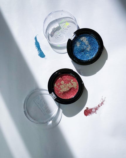 U R GLAM URGLAM SPARKLE EYESHADOWのクチコミ「
#sparkleeyeshadow 
カラーは 04 09
お洒落でパケ買いしちゃいまし.....」(1枚目)