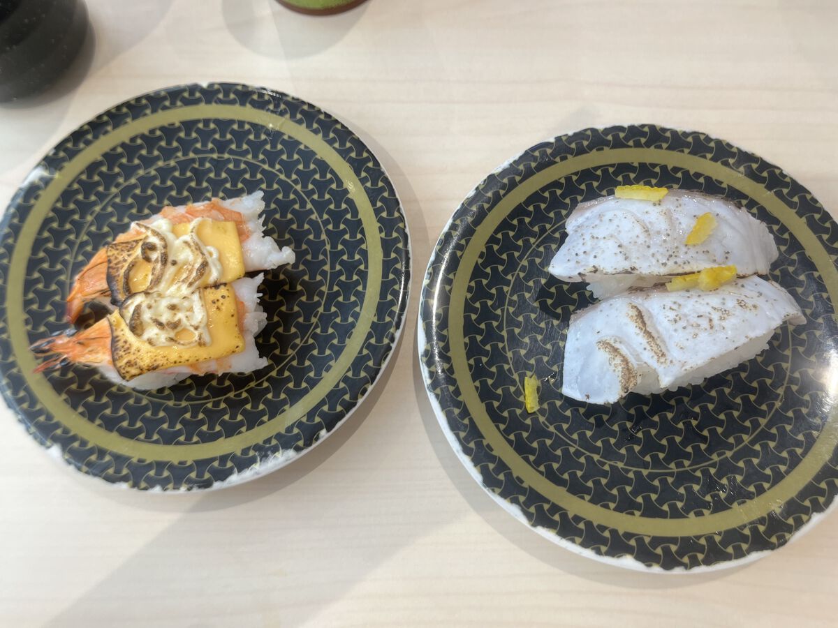 インフィニティ ビューティリップセラムのクチコミ「北風が冷たいです。
昨日はお昼ご飯にはま寿司に行って来ました🥰
14時前後に行ったら結構待って.....」（3枚目）