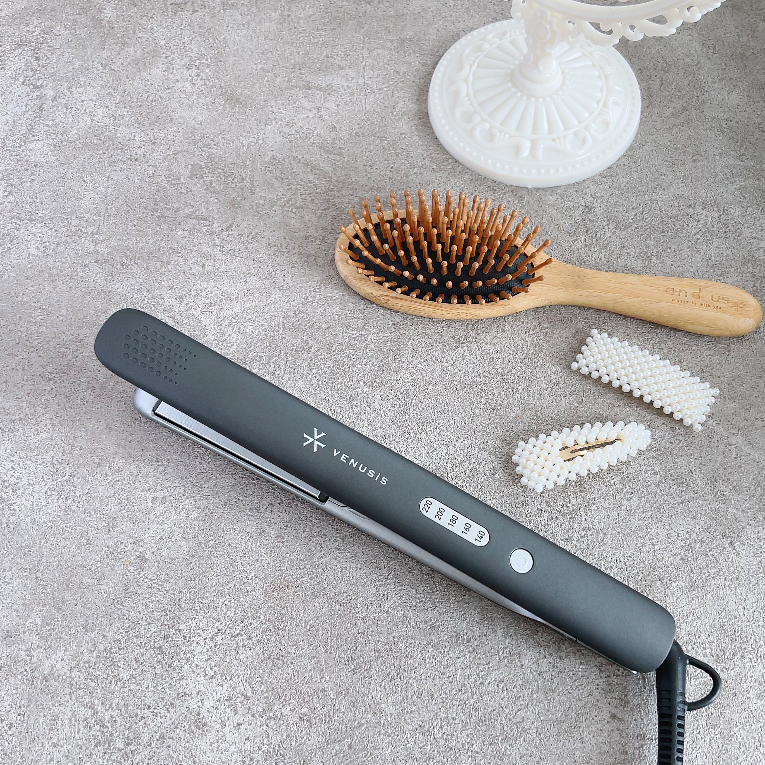 マイナスイオンストレートヘアアイロン VAS-8200E/VENUSiS/ストレートアイロンを使ったクチコミ（1枚目）
