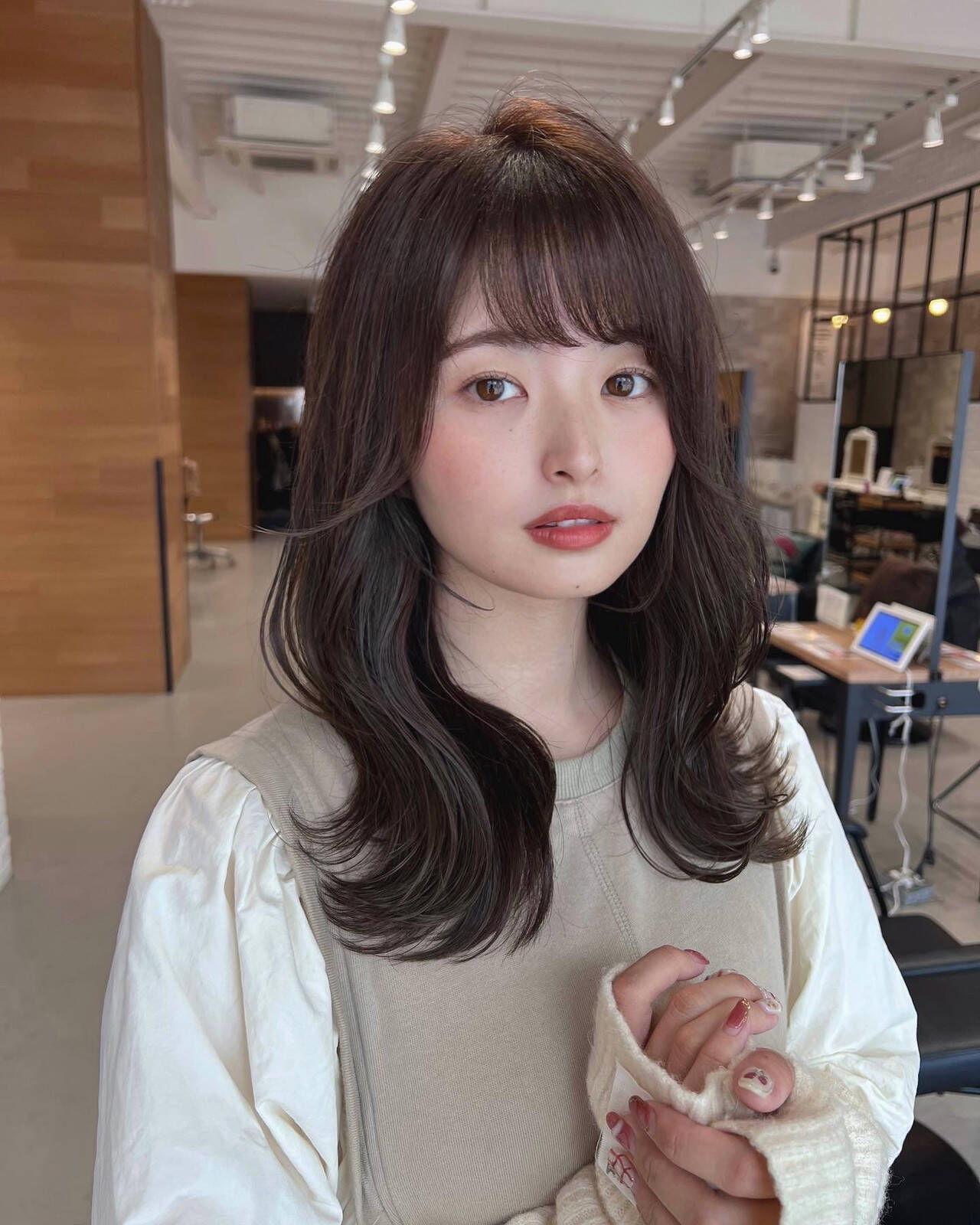 「ヘアアイロン用スタイリング剤のタイプ別おすすめ32選！カールorストレートの髪型に合わせて紹介♡」の画像（#730493）