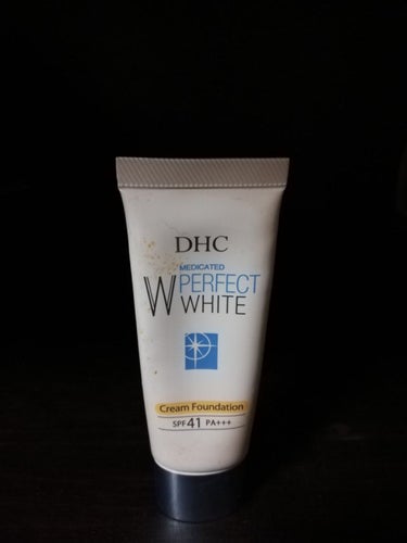 DHC 薬用PWクリームファンデーションのクチコミ「カバー力が素晴らしいです。
小豆くらい出したら厚塗りになります。
私の頬のシミも気にならないレ.....」（1枚目）