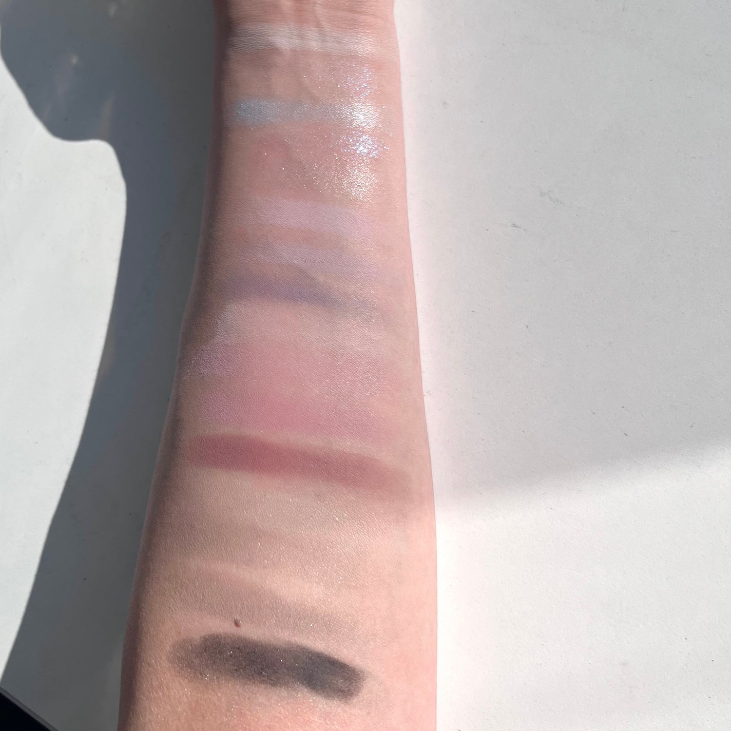 ソフトブラーリングアイパレット/wakemake/アイシャドウパレットを使ったクチコミ(3枚目)