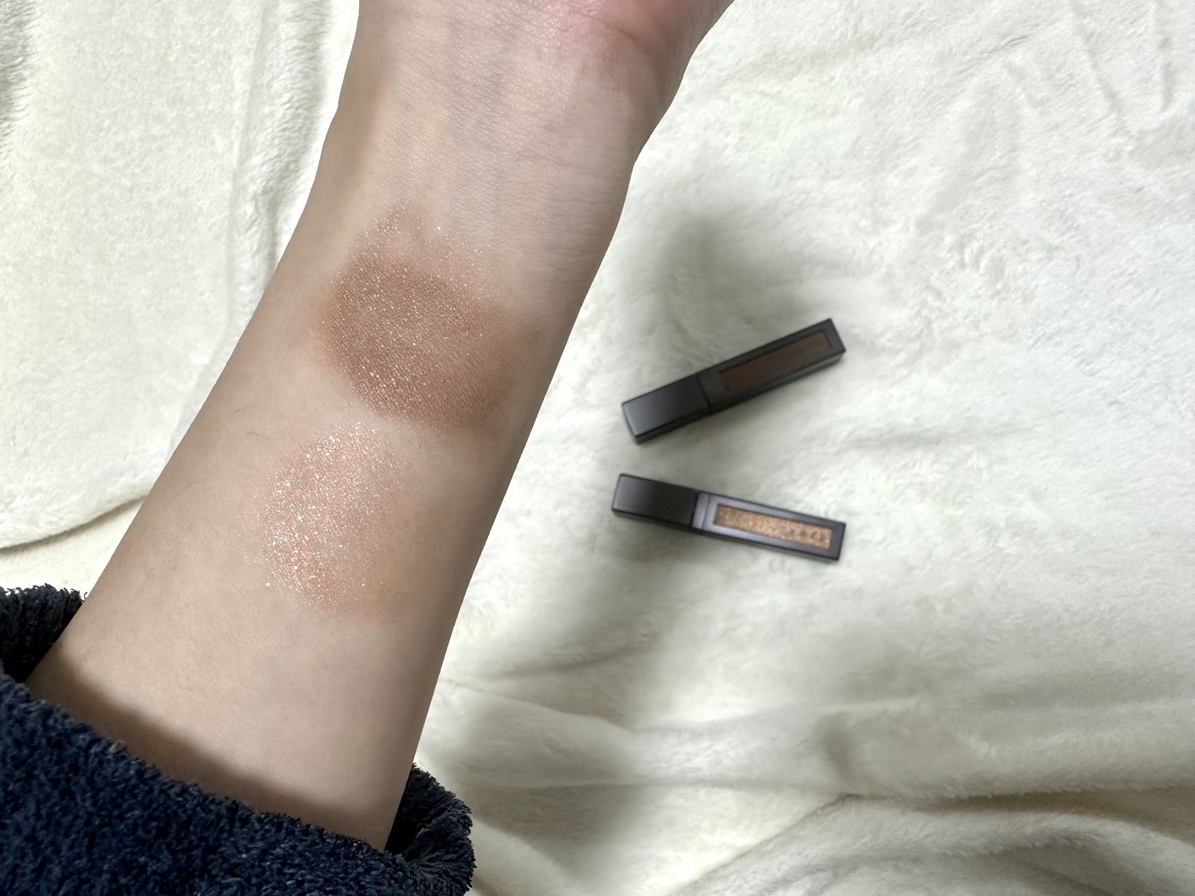 THREE ユナイテッドフルイドアイカラー B01 DREAM TEAM/THREE/リキッドアイシャドウを使ったクチコミ（3枚目）