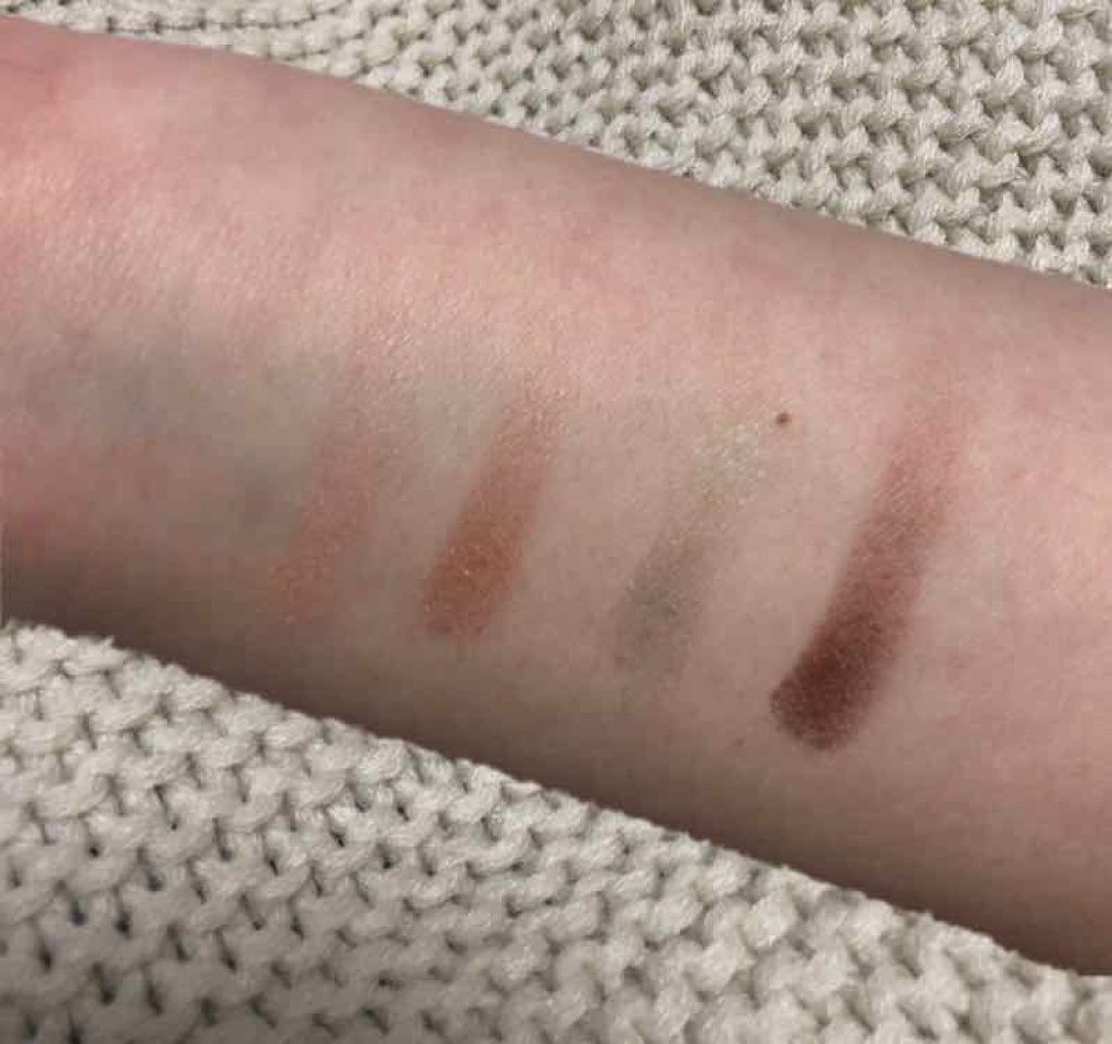 リアルクローズシャドウ/excel/アイシャドウパレットを使ったクチコミ(2枚目)