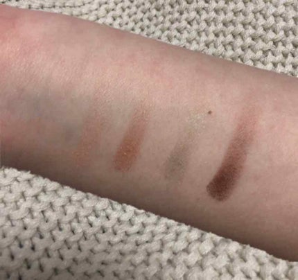 リアルクローズシャドウ/excel/アイシャドウパレットを使ったクチコミ(2枚目)