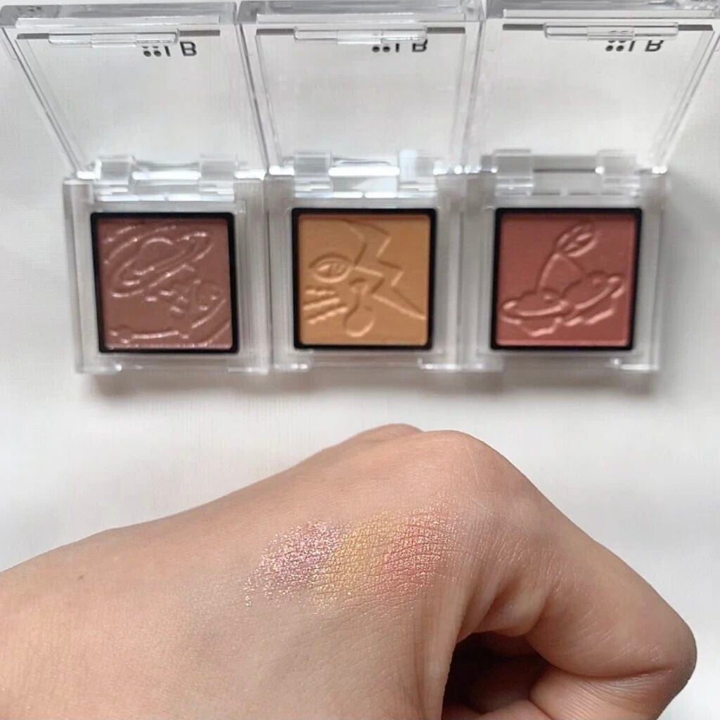 Galaxy Shadow(ギャラクシーシャドウ)/LB/単色アイシャドウを使ったクチコミ(3枚目)