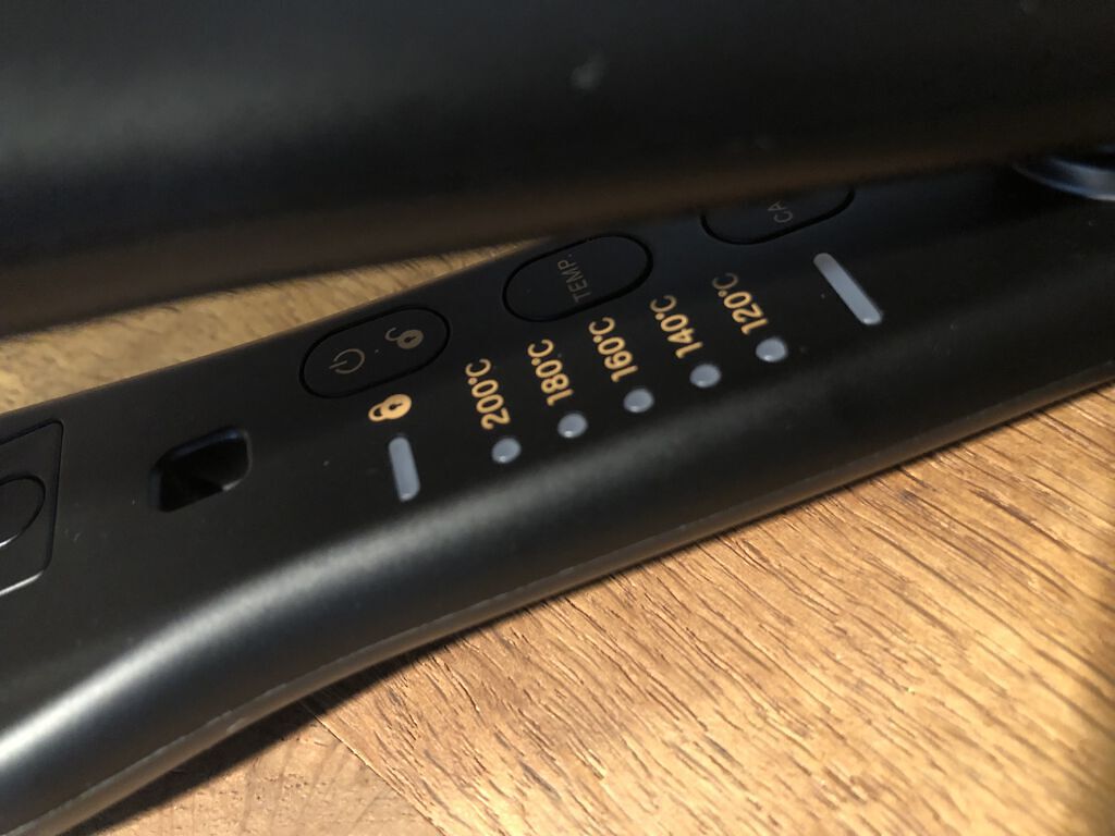 プリヴィレージュ シルクミラーストレート MHS-2410/mod's hair/ストレートアイロンを使ったクチコミ（2枚目）