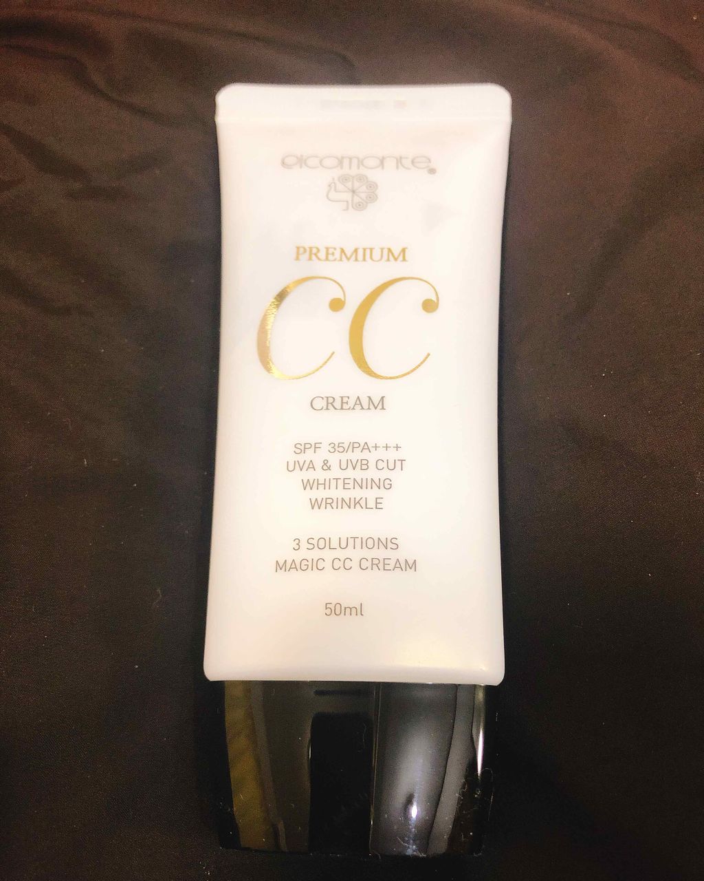 ゆー on LIPS 「肌のトーンが一気に明るくなりました!見た目は白いクリームなんで..」(1枚目)