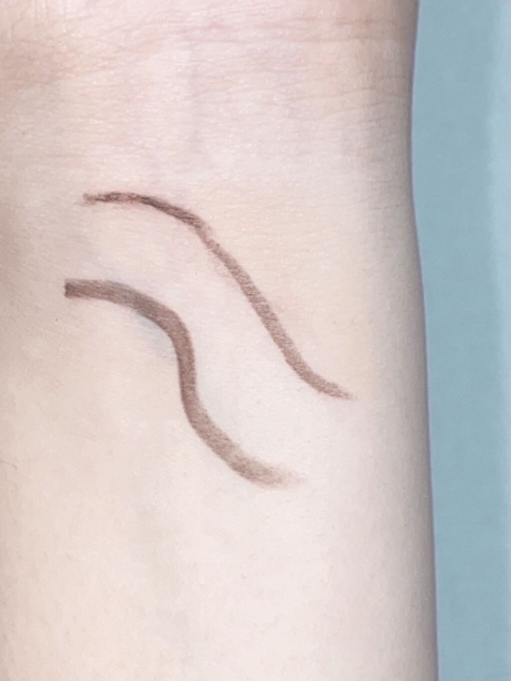 「密着アイライナー」クリームペンシル/デジャヴュ/ペンシルアイライナーを使ったクチコミ（2枚目）