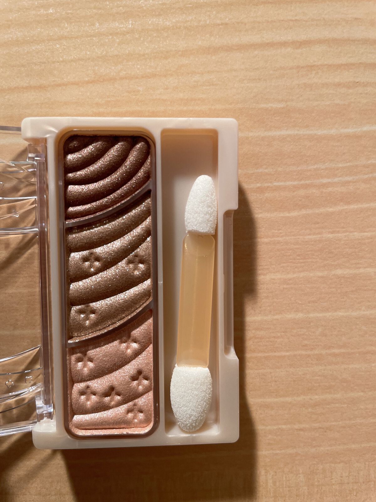 トーンアップアイシャドウ/CEZANNE/アイシャドウパレットを使ったクチコミ（3枚目）