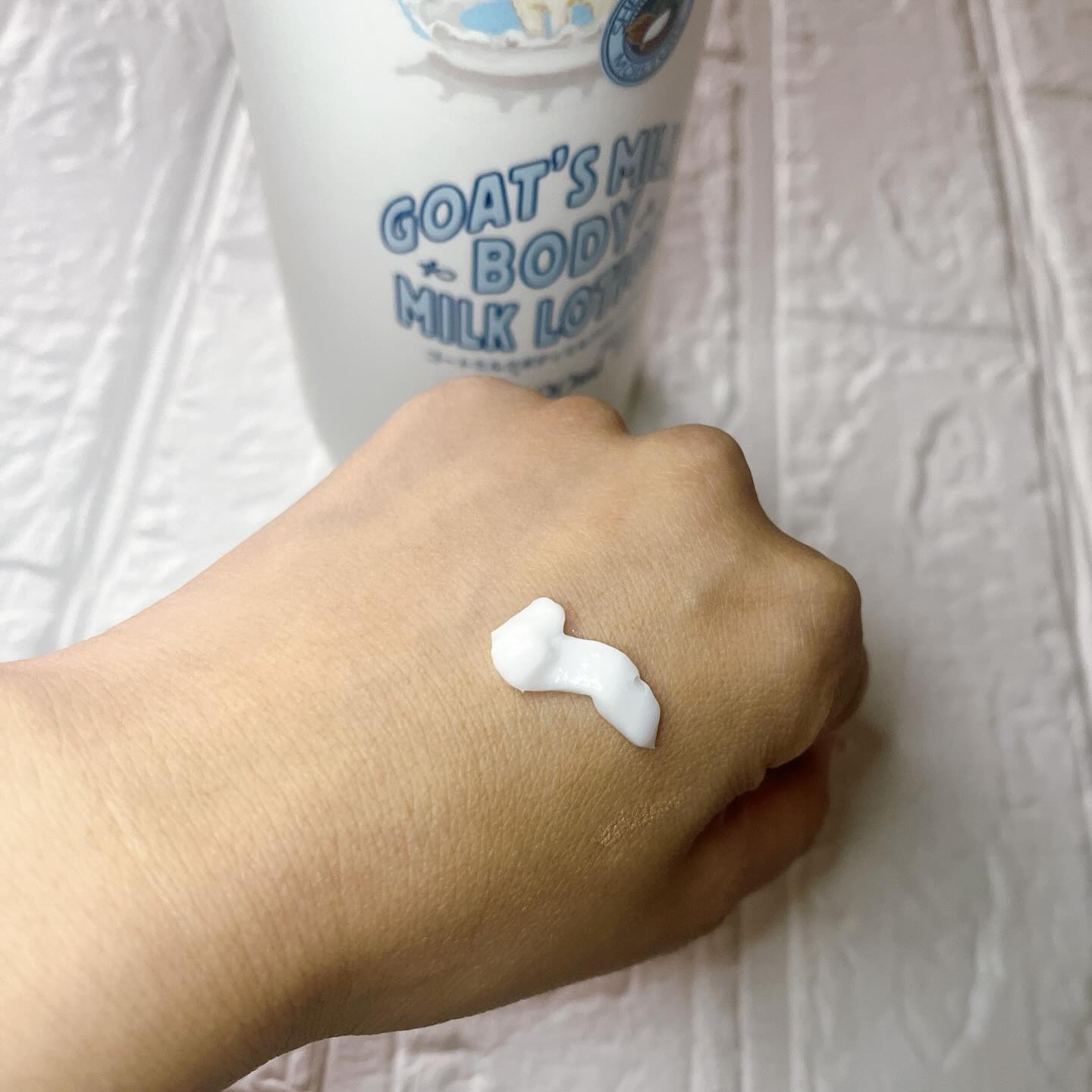 GOAT'S MILK ゴートミルクボディーローションのクチコミ「ドンキで売ってた、大容量のゴートミルクボディミルクローション1000ｍｌ
買ってみた。

大容.....」（3枚目）