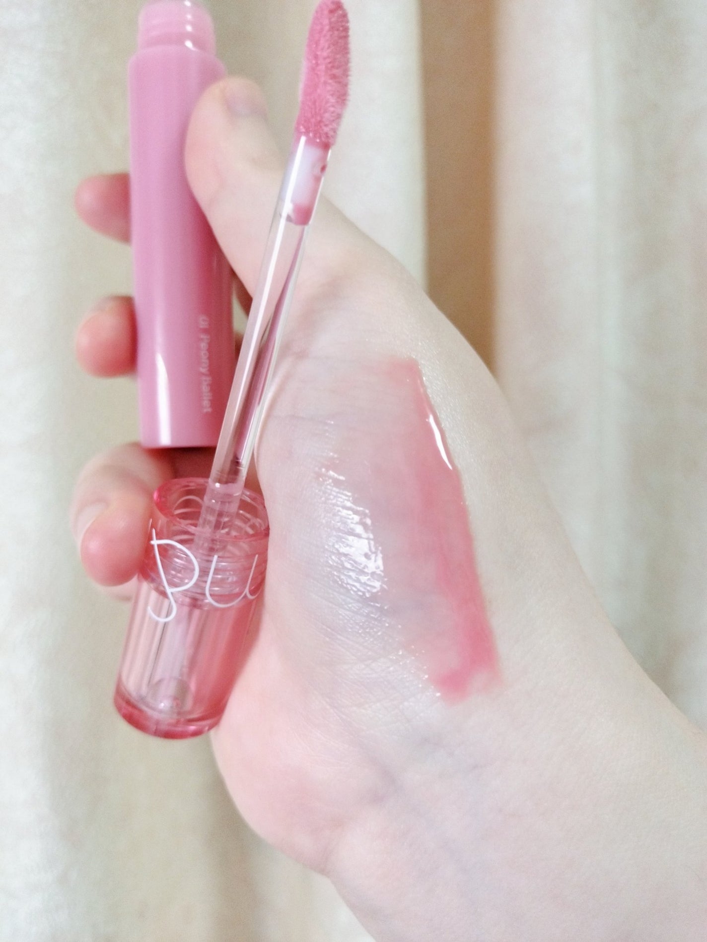 ウォーターブラーリングフィクシングティント/wakemake/リップティントを使ったクチコミ(4枚目)