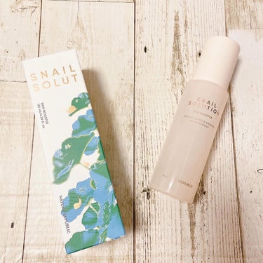 『NATURE REPUBLIC SNAIL SOLUTION SKIN BOOSTER』を使ってみました！

SNAIL SOLUTION(スネイルソリューション)は水分保有力を高め、艶のある健康的な