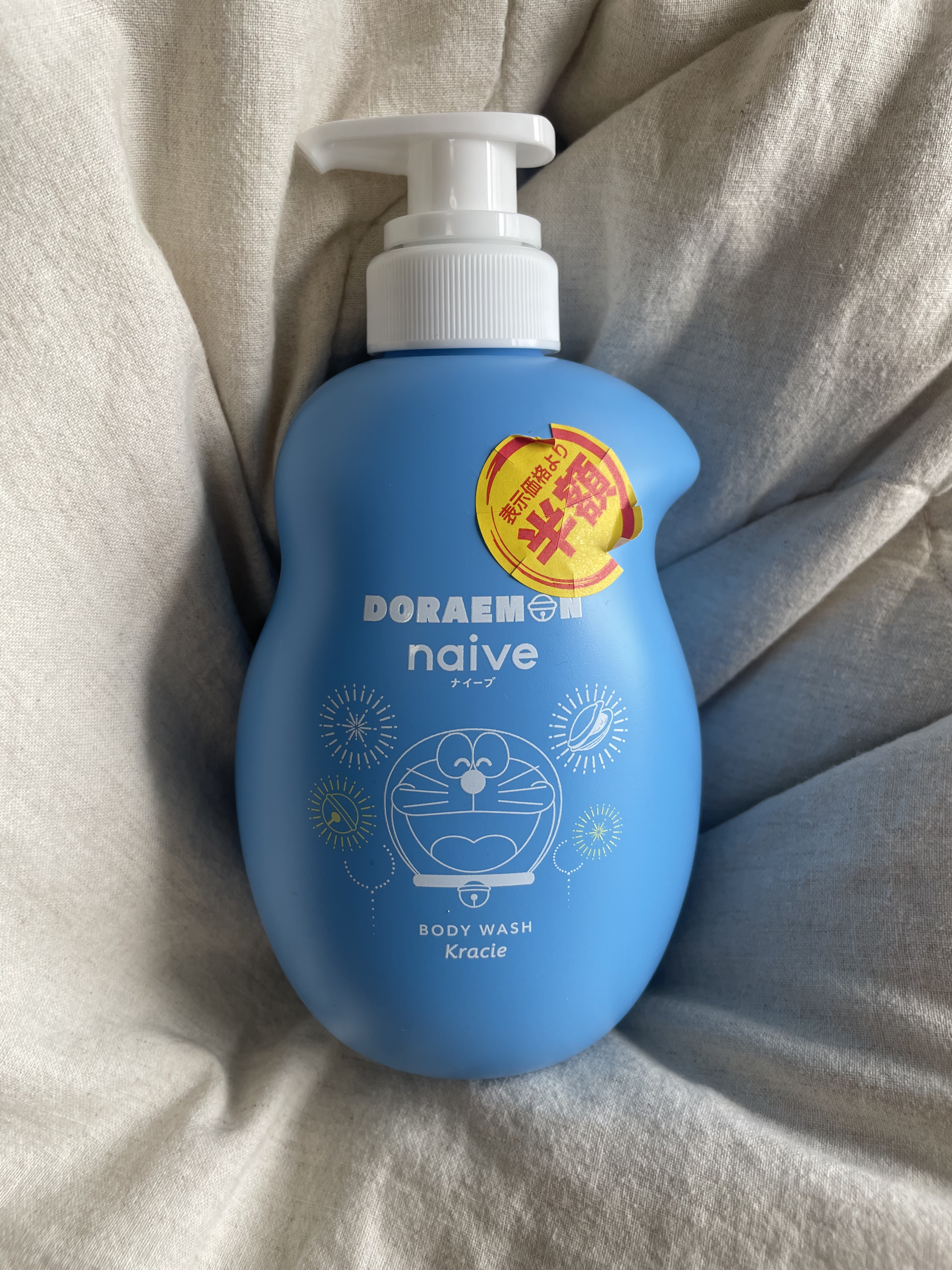 ナイーブ　ボディソープ
ドラえもんデザインポンプ

ドラストで安くなっていたので購入しました。

ワンプッシュでよく泡立ちます。

グレープフルーツの香りが爽やか！
肌が弱い方でも使えるのがありがたいです。