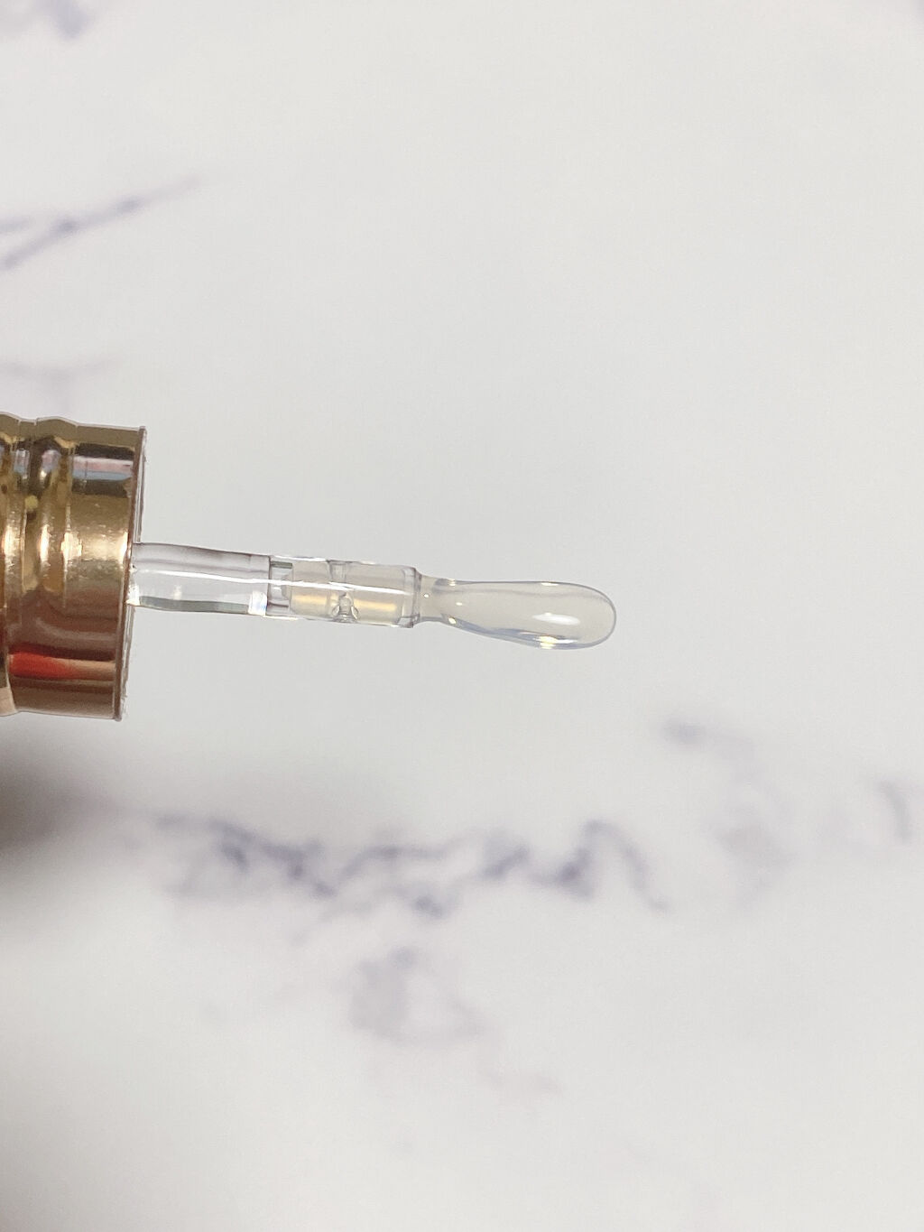 ボリュームフィックスエッセンシャルリップオイル/MACQUEEN NEWYORK/リップグロスを使ったクチコミ（2枚目）