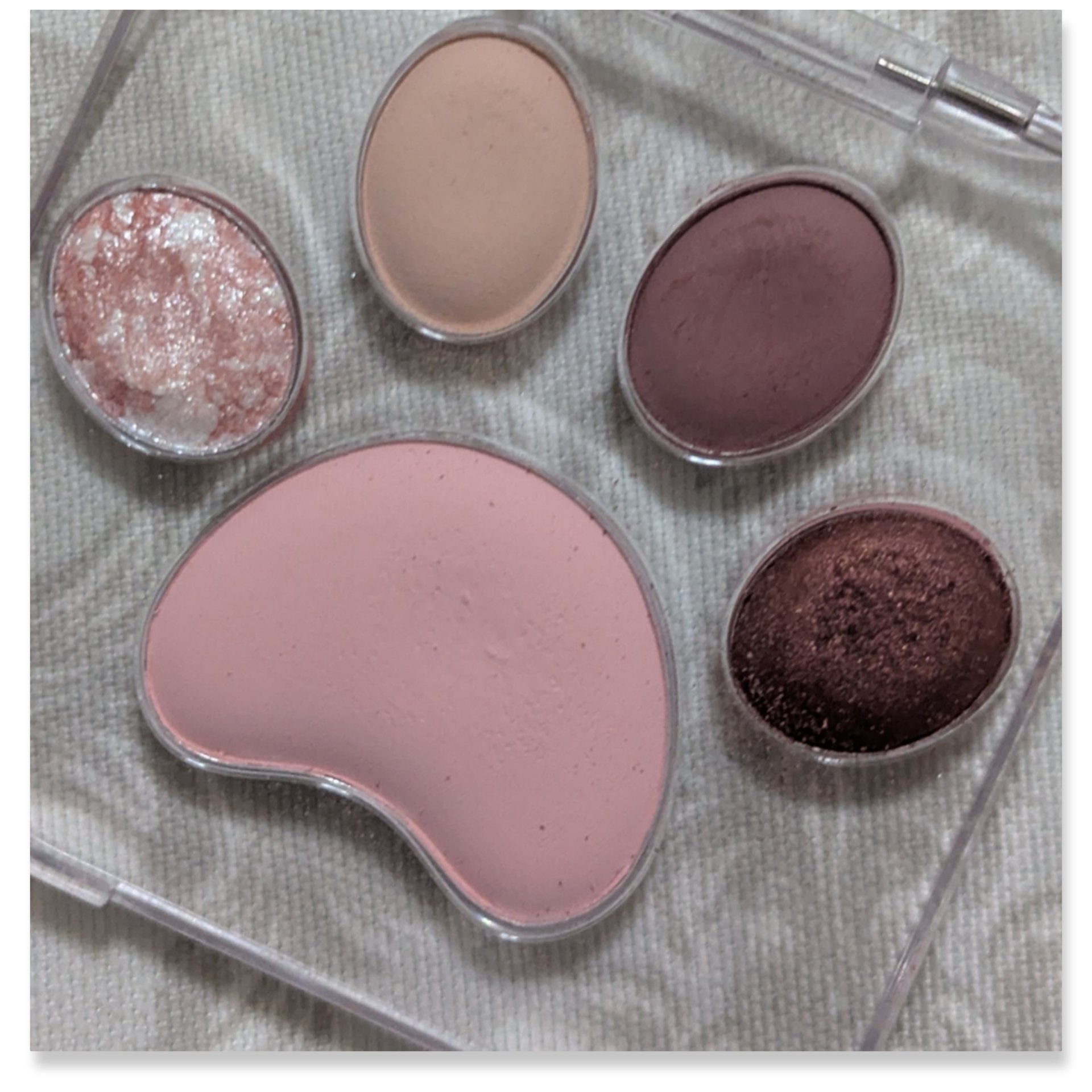 ミャオパウズアイシャドウパレット/MilleFée/アイシャドウパレットを使ったクチコミ（3枚目）