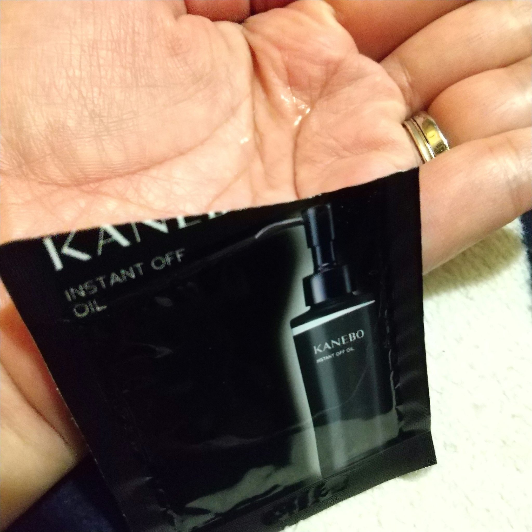 KANEBO インスタント　オフ　オイルのクチコミ「【使った商品】インスタント　オフ　オイル
【商品の特徴】クレンジングオイル
【使用感】サラサラ.....」（3枚目）