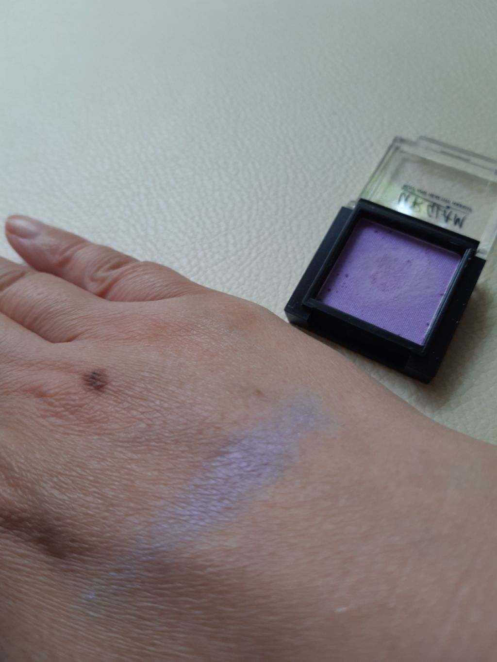 UR GLAM　SELECT EYES/U R GLAM/単色アイシャドウを使ったクチコミ（2枚目）