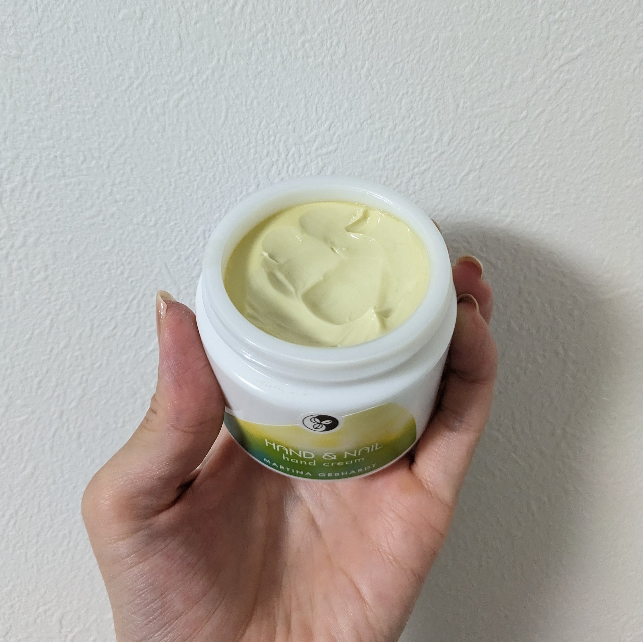 カミーレハンドクリーム/マルティナ オーガニックスキンケア/ハンドクリームを使ったクチコミ（2枚目）