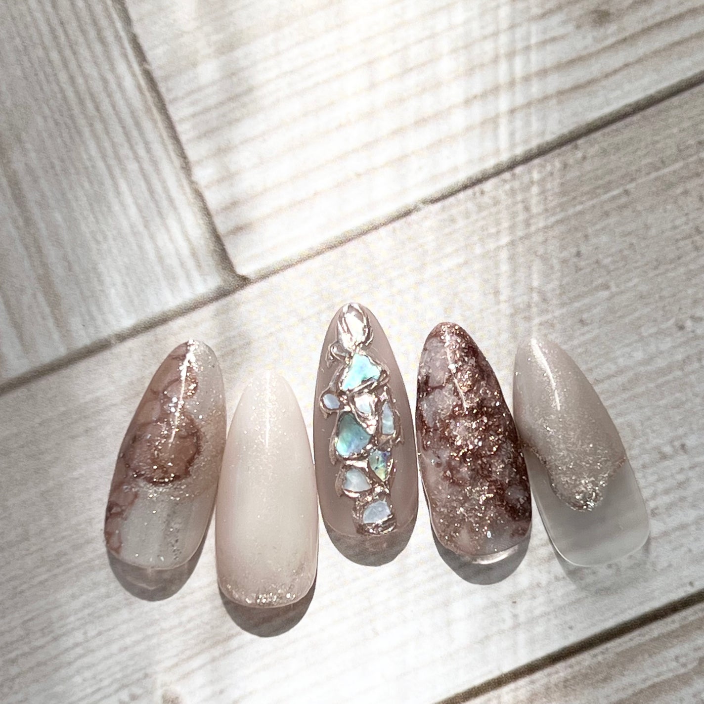 もふ on LIPS 「my&beeのジェルをいただいたのでカラーチャートとデザイン考..」(2枚目)