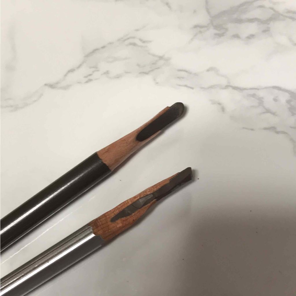 グレイシィ アイブローペンシルのクチコミ「シュウウェムラのハードフォーミュラのなぎなた型のアイブロウを真似てみました

パウダー派でした.....」（1枚目）