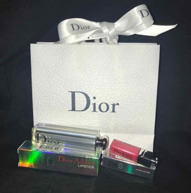 Dior ❤︎

いい匂いで潤いもバッチリ。

二回目の購入でサンプルももらえたよ ❤︎