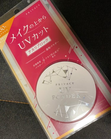 🐰商品説明🐰

メイクの上からUVカット！

UVカットとテカリブロックが1つになった
UVカットパウダー！
SPF50+PA++++。

🥕皮脂吸着パウダーとテカリカットパウダー配合のダブル効果！

