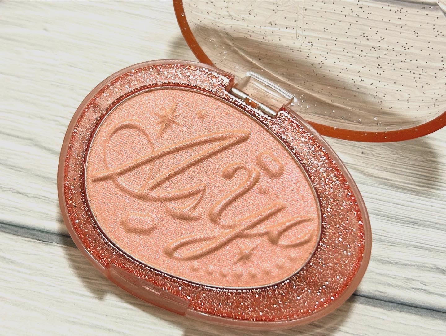 フィー グリッツストーンハイライター/fwee/パウダーハイライトを使ったクチコミ（2枚目）