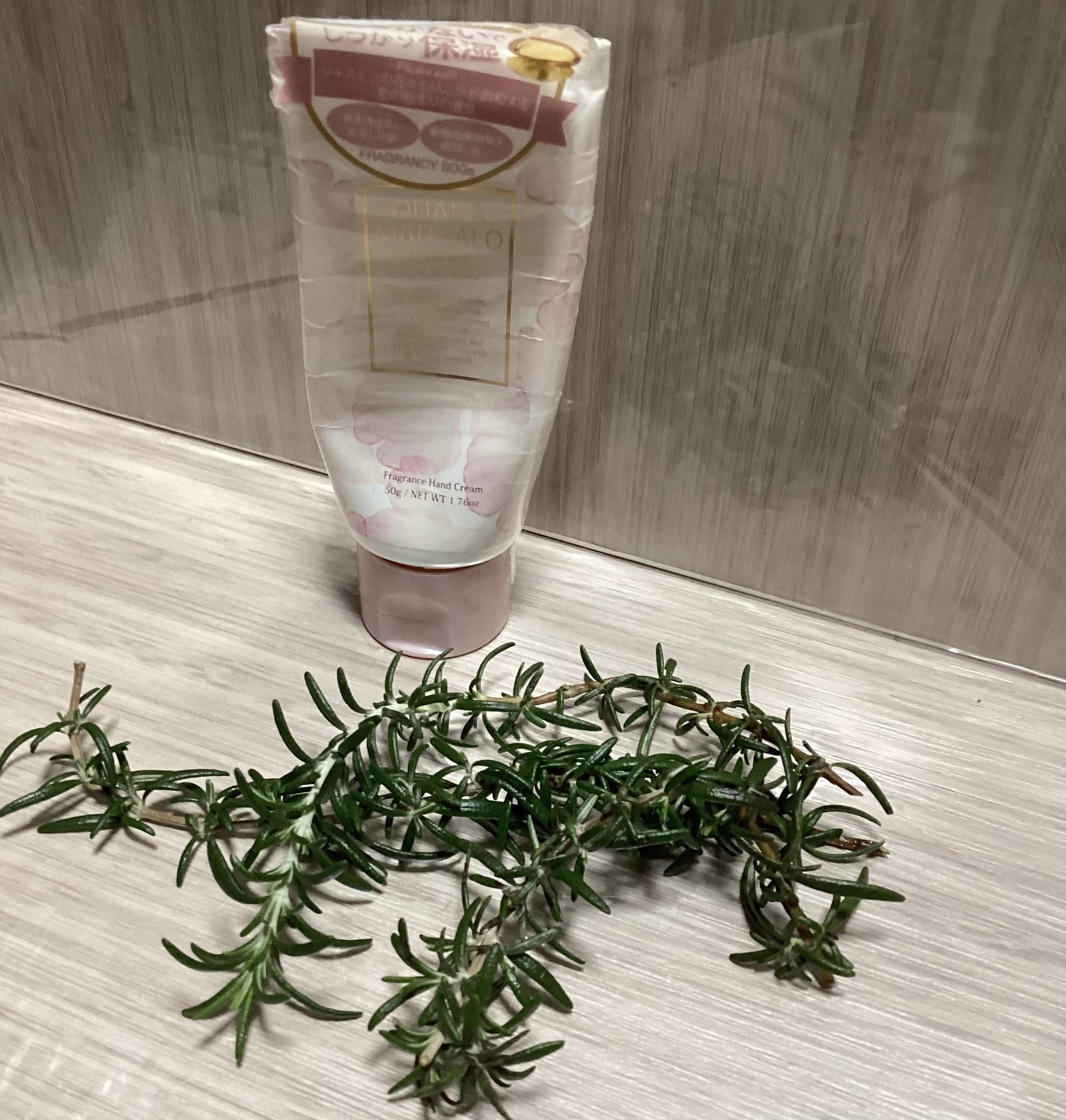 オハナ・マハロ フレグランス ハンドクリーム  ハリーア ノヘア/OHANA MAHAALO/ハンドクリームを使ったクチコミ（1枚目）