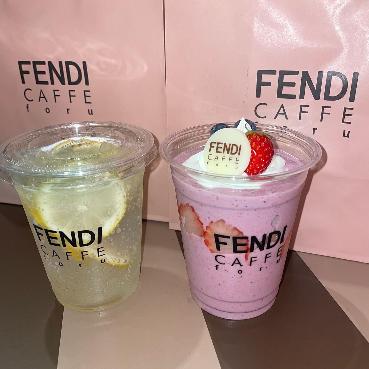 すぅ on LIPS 「ʚ♡ɞ✧*。FENDICAFFEフェンディカフェ✧*。FEND..」(2枚目)