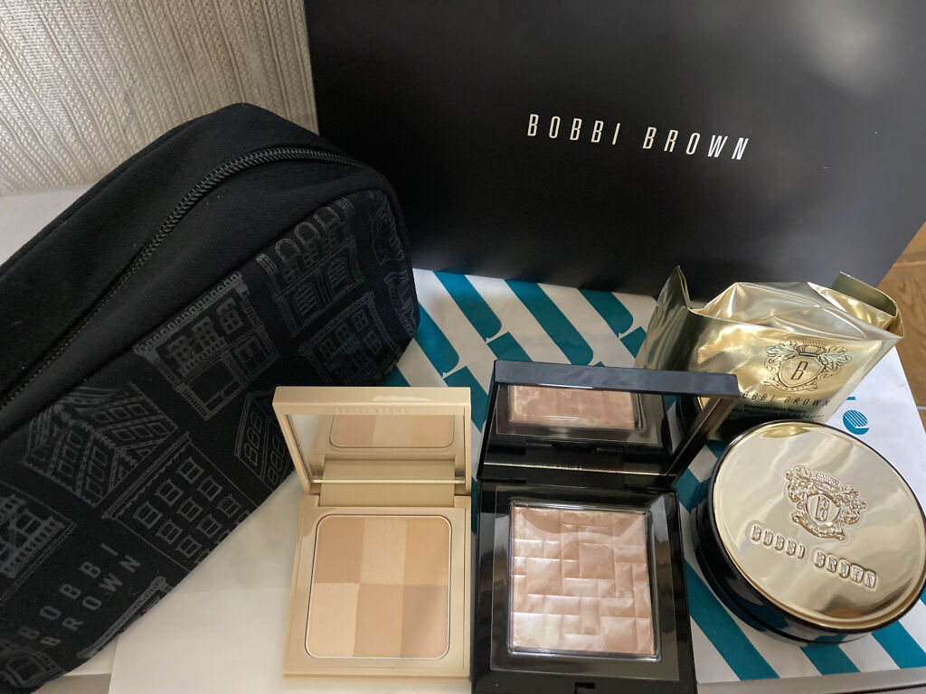 インテンシブ スキン セラム クッション ファンデーション 04 ライトトゥミディアム/BOBBI BROWN/クッションファンデーションを使ったクチコミ（1枚目）