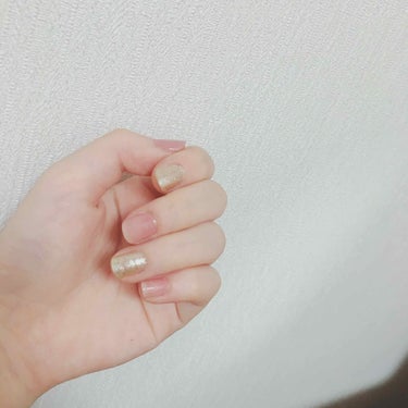 今日のネイル💅

1本ずつ交互にピンクとゴールド塗っていきました✨
そして最後にぷっくりするトップコートでジェルネイル風にしてみました！


とってもかわいい💗