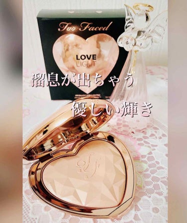 【Too Faced ラブ ライト ハイライター】

＊レイ　オブ　ライト



一目惚れハイライターをやっとやっとGetしたのでご紹介です❤️

言わずと知れた映えコスメ…


あーーーーー可愛い…😭