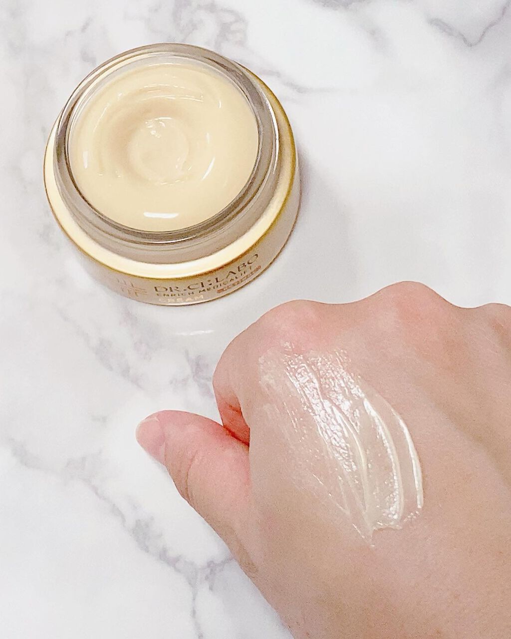 honey0627 on LIPS 「**✨ググっと上向き。深次元のハリ肌へ✨*大好きな@drc..」(4枚目)