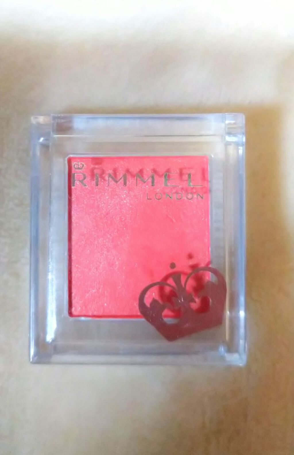 プリズム パウダーアイカラー/リンメル ロンドン/単色アイシャドウを使ったクチコミ（2枚目）