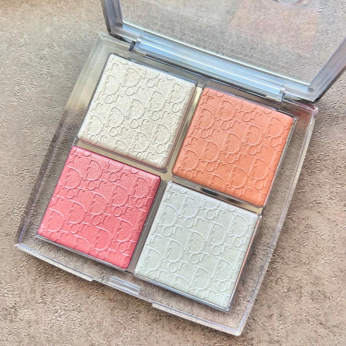 ディオール バックステージ フェイス グロウ パレット/Dior/ハイライトを使ったクチコミ(2枚目)