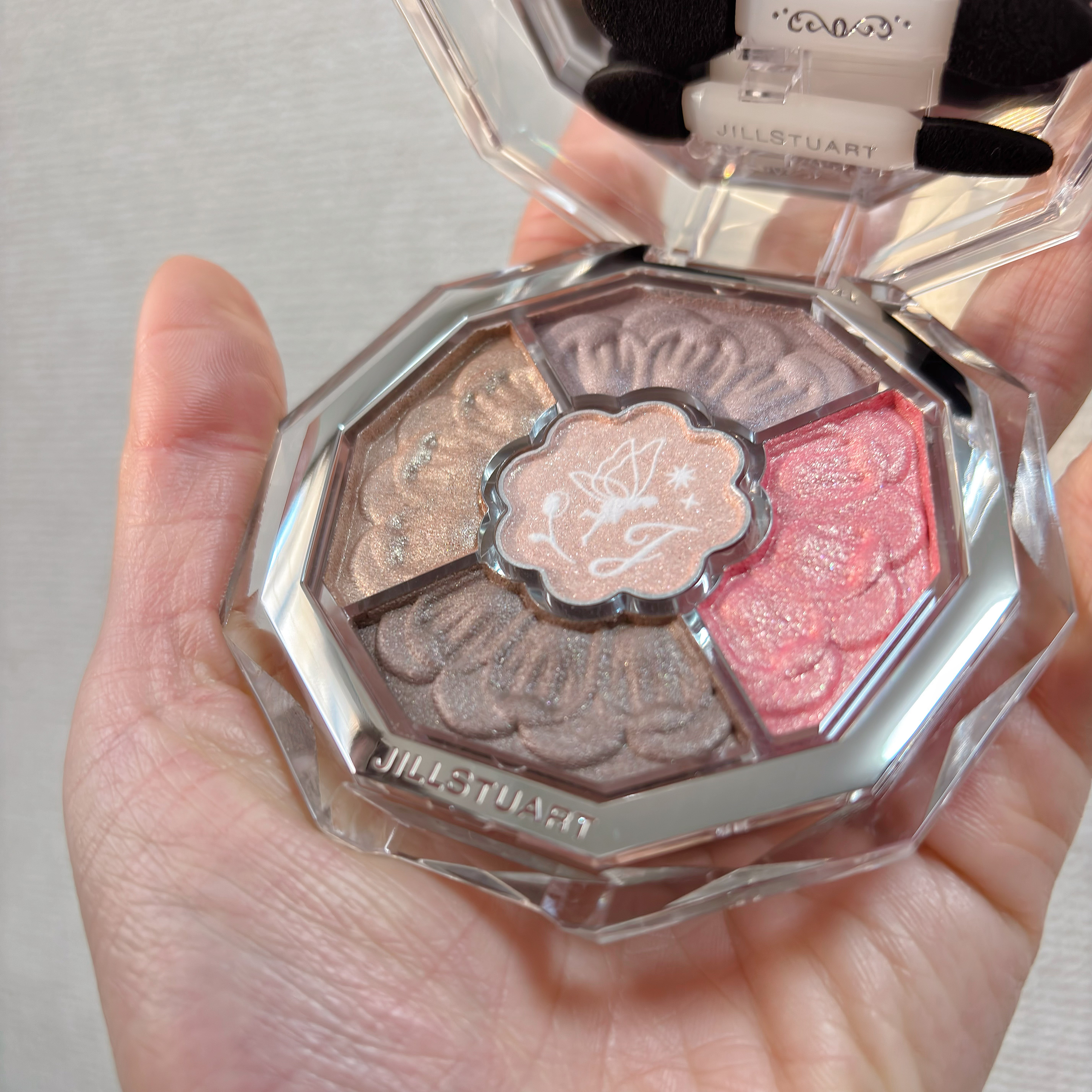 ジルスチュアート ブルームクチュール アイズ　ジュエルドブーケ/JILL STUART/アイシャドウパレットを使ったクチコミ（2枚目）