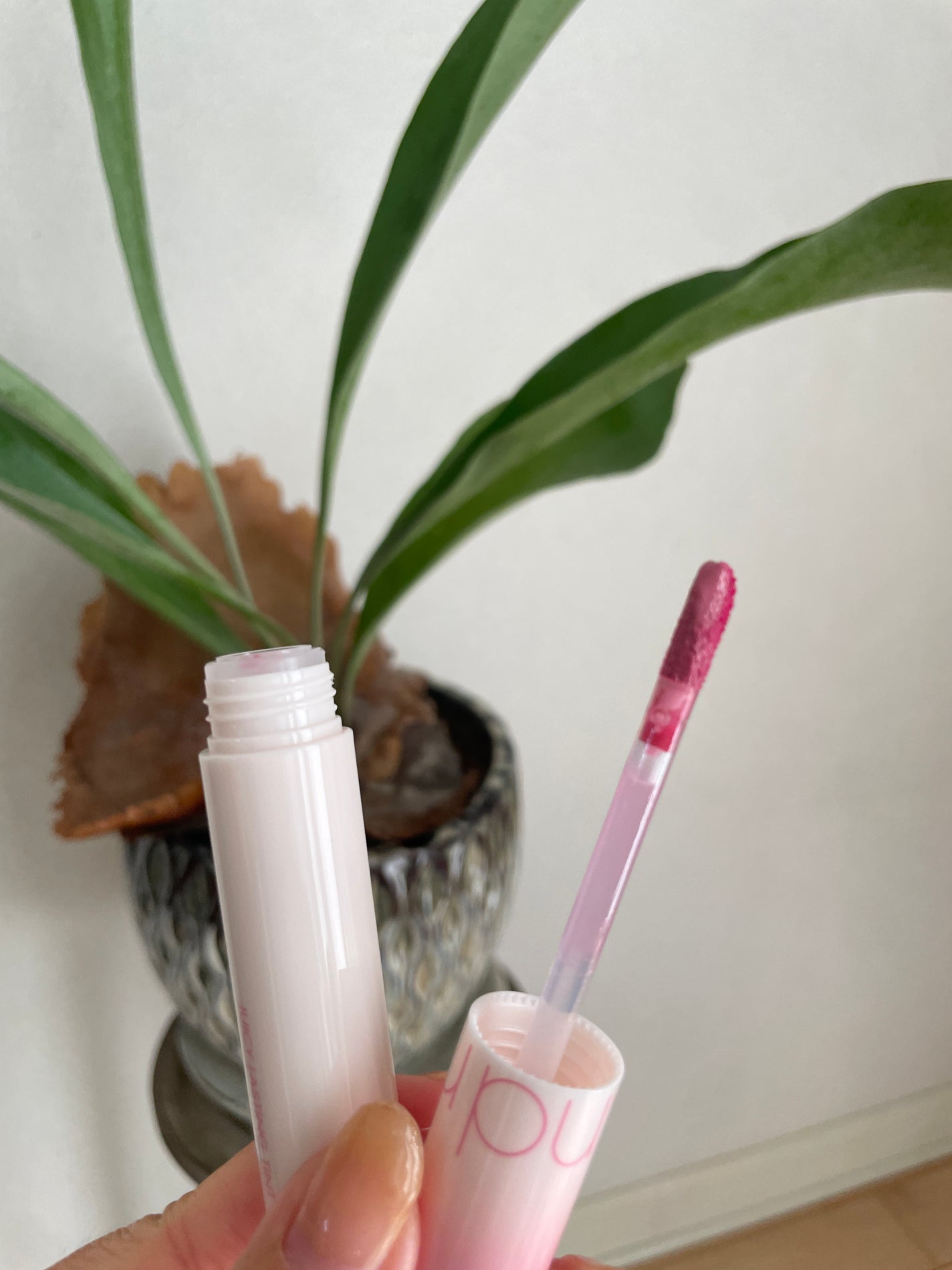 垢抜けにゃん(コスメ/ダイエット備忘録) on LIPS 「ロムアンドジューシーラスティングティント塗ってすぐ乾くからコッ..」(2枚目)