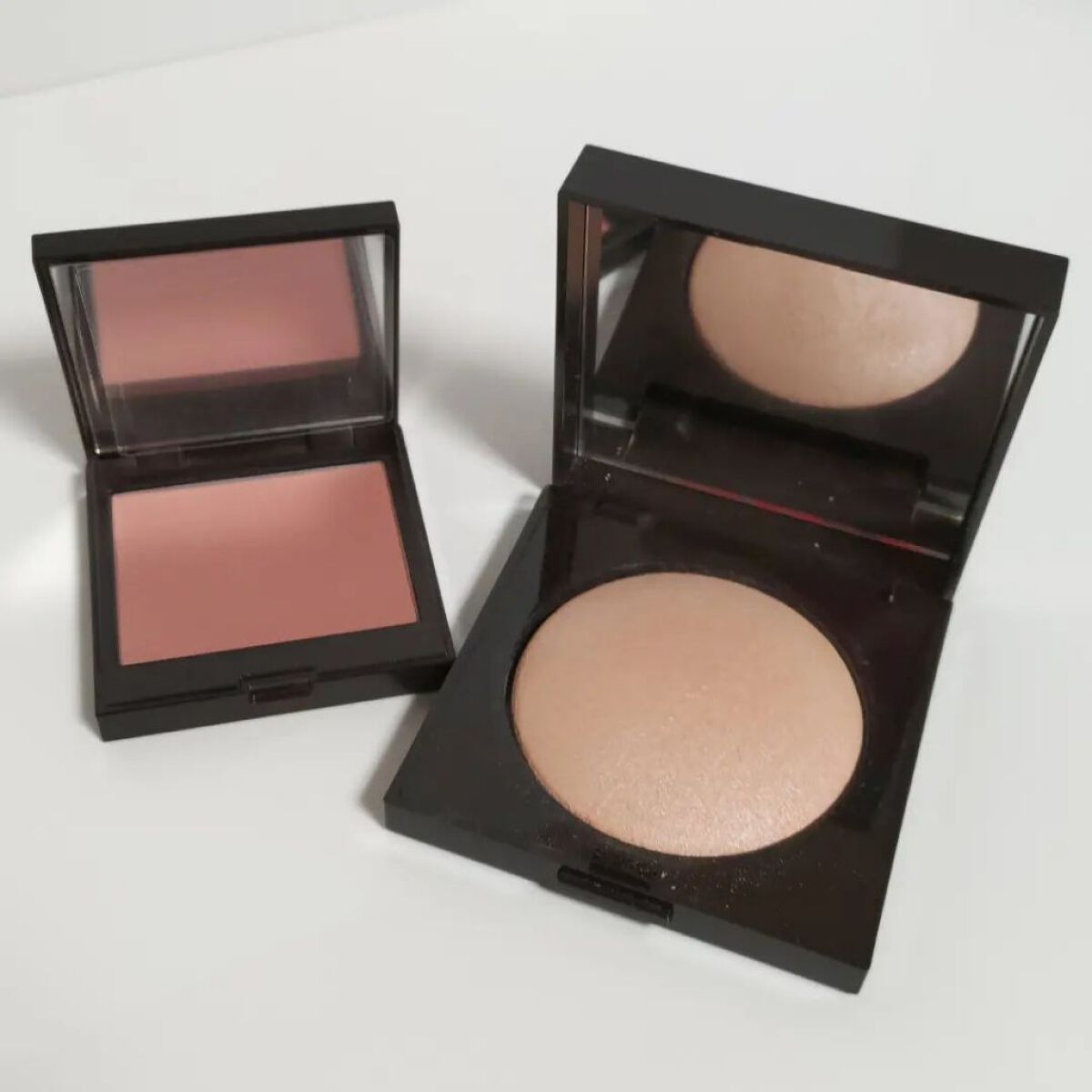 マットラディアンス ベイクドパウダー ハイライト01/ローラ メルシエ/パウダーハイライトを使ったクチコミ（2枚目）