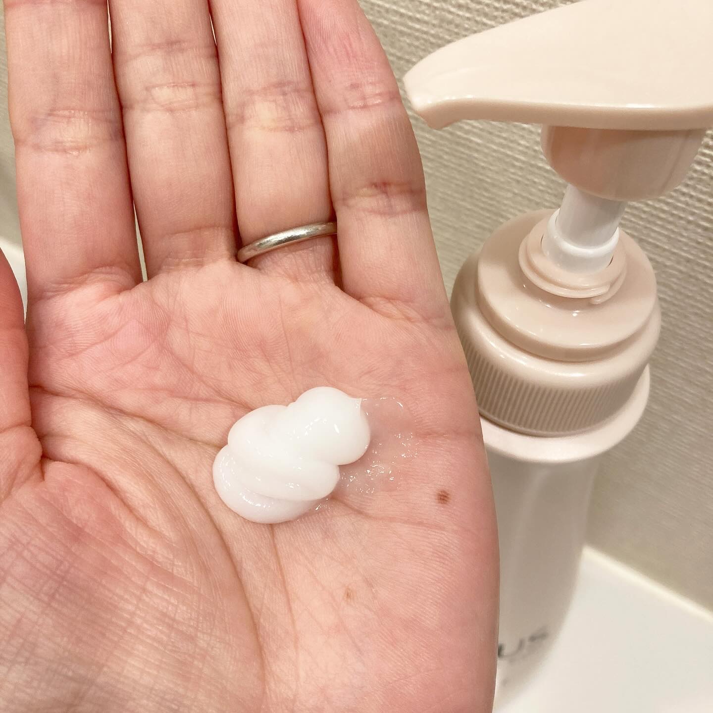 ネクサス リペアアンドカラープロテクト 洗い流さないトリートメントオイル/NEXXUS(ネクサス)/ヘアオイルを使ったクチコミ（3枚目）