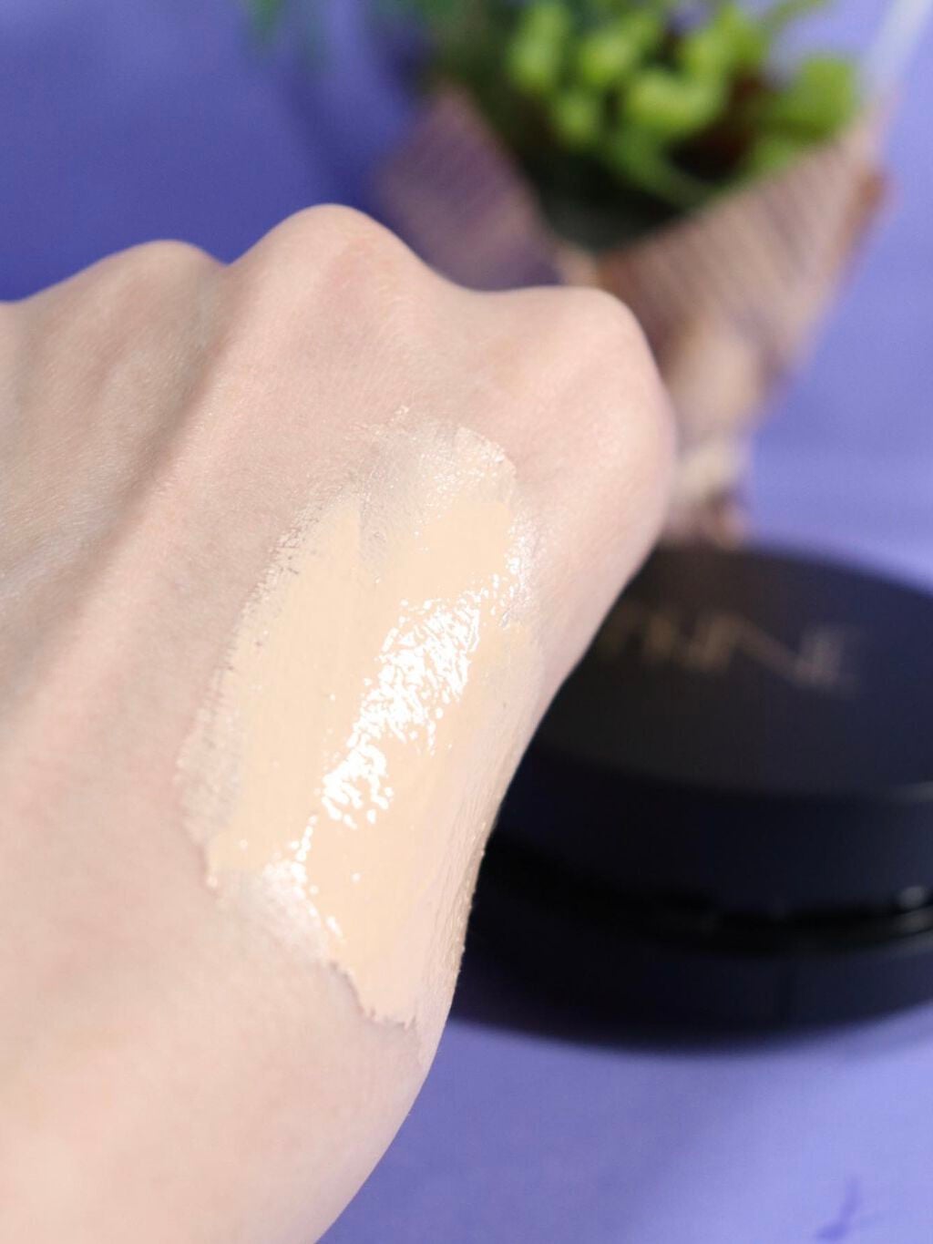 リア on LIPS 「NNEグラインディングファンデーションずっとSNSで見かけて気..」(4枚目)