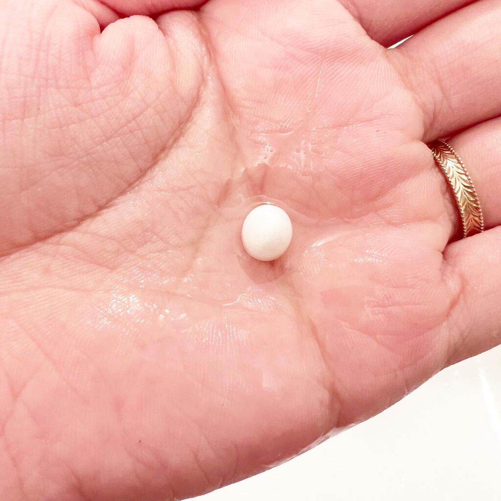 クリスタルパール/URANIA/フェイスクリームを使ったクチコミ(2枚目)