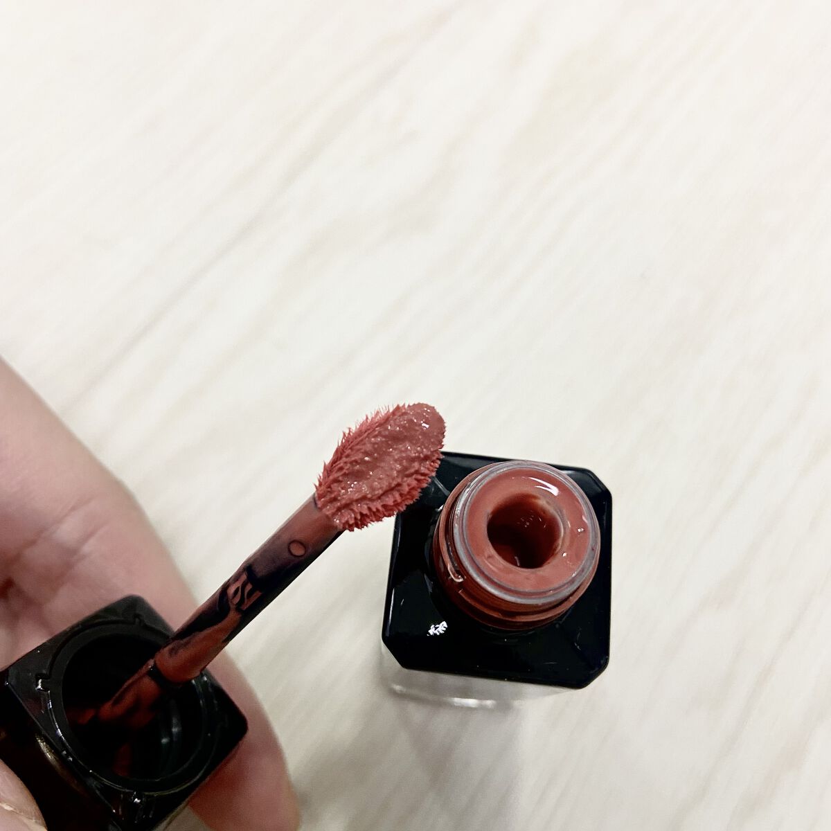 センシュアル フィッティング グロウ ティント/HERA/リップティントを使ったクチコミ（2枚目）